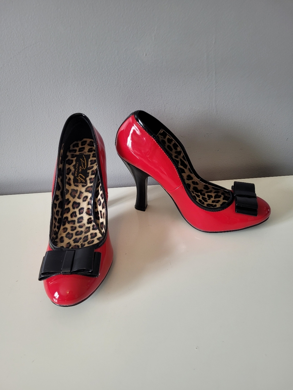 Pinup Couture Smitten Heels, VGUC, Size 6